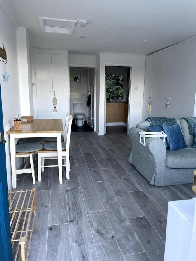 Self-Catering Studio In Beautiful 查茅斯 外观 照片