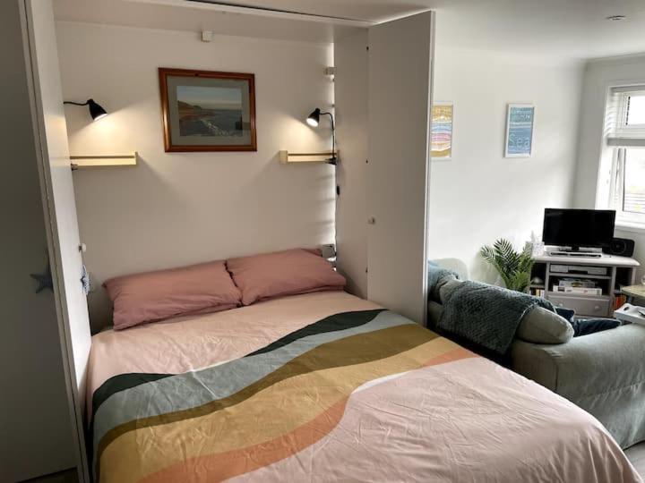 Self-Catering Studio In Beautiful 查茅斯 外观 照片